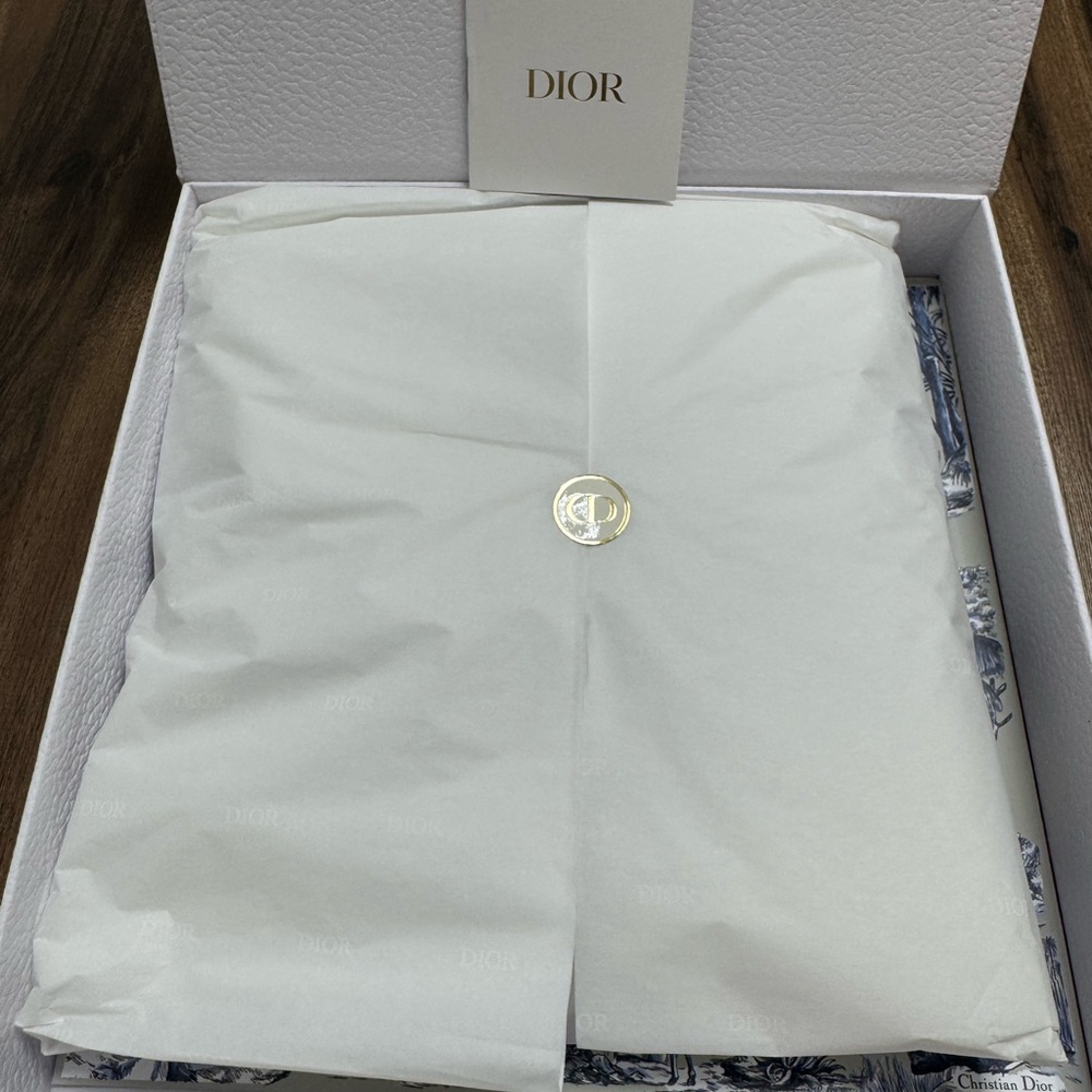 Dior puzzle - Picture 3 of 4